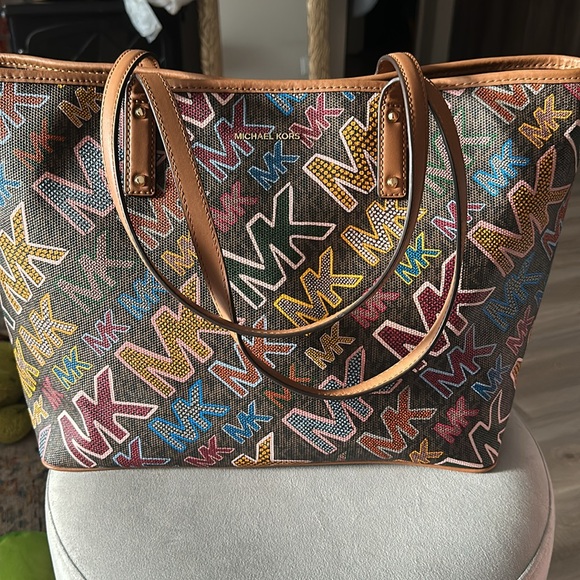 Michael Kors Tote🔥🔥🔥 - Picture 2 of 6